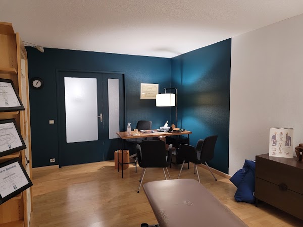 Salle de consultation du cabinet d'ostéopathie Stéphanie Pineau à Toulouse